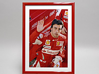 Scuderia Ferrari 2010 F.アロンソ直筆サイン入り額装フォト (アロンソ)