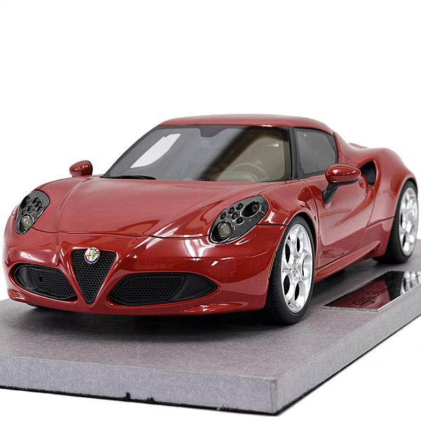 1/18 Alfa Romeo純正4Cミニチュアモデル(レッド)