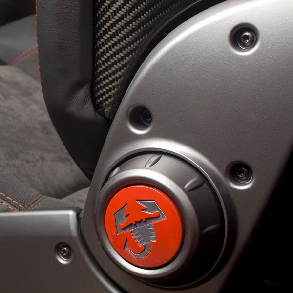 ABARTH 695 TRIBUTO Ferrari Seat Dial Emblem<br><font size=-1 color=red>01/17到着</font>