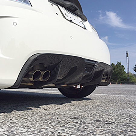 ABARTH 500 Carbon Rear Defuser Fin by THREE HUNDRED
