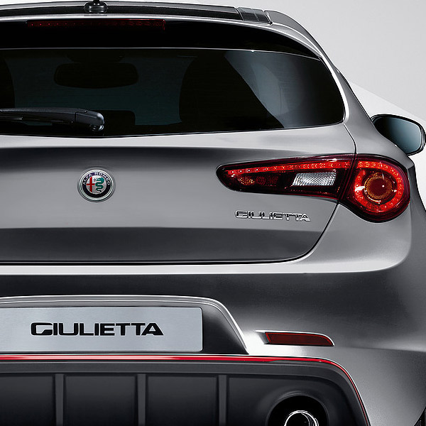 Alfa Romeo純正New GIULIETTAロゴエンブレム(クローム)