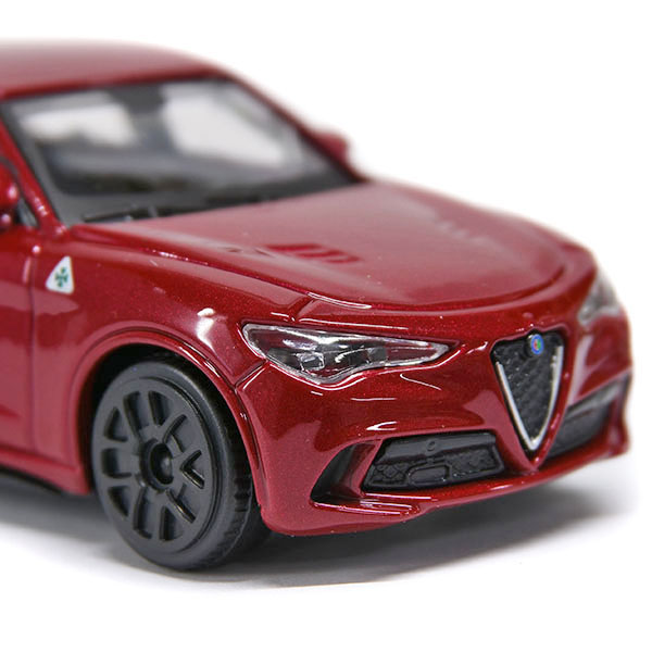 1/43 Alfa Romeo Stelvio Quadrifoglio Miniature Model (Red)