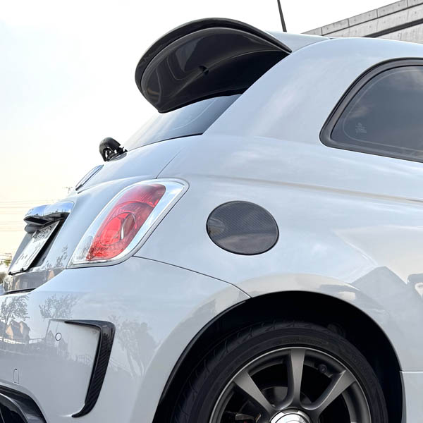Rear duct garnish for ABARTH500 by Maestro (carbon/color/unpainted)