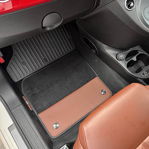 ABARTH Genuine 500/595 Floor Mats Brown (for AT Right-hand Drive Vehicles)
