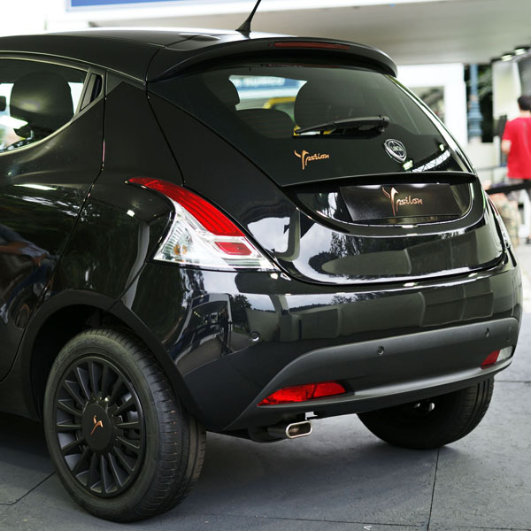 LANCIAYpsilon 3ѥ֥ (Black and Noir)