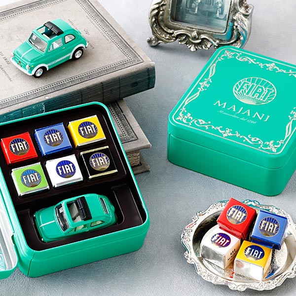 1/43 Scale FIAT Nuova 500 Miniature Model & Chocolate Set by MAJANI