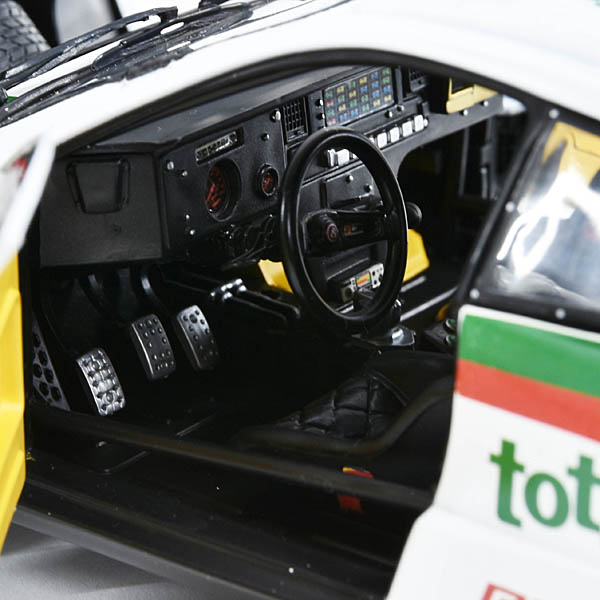 1/18 LANCIA RALLY 037 �ߥ˥��奢��ǥ�