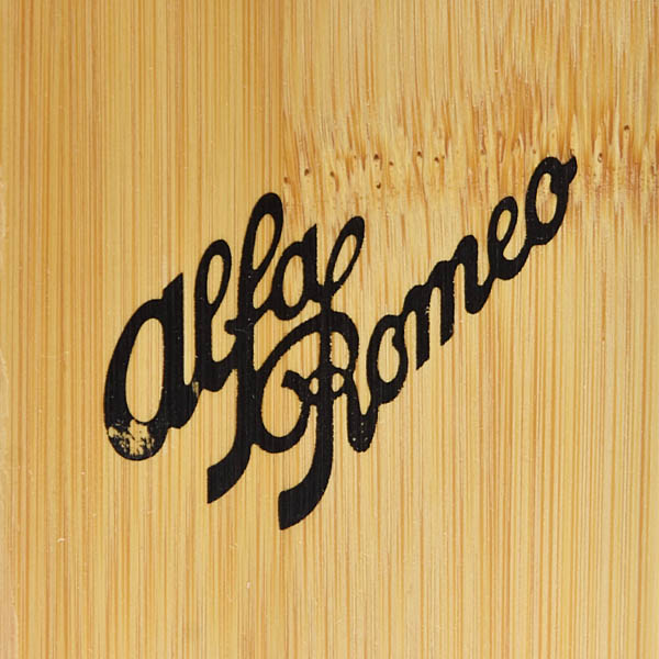 Alfa Romeoオフィシャルバンブーペンスタンド