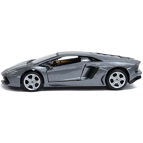 1/24 Lamborghini AVENTADOR�ߥ˥��奢��ǥ�