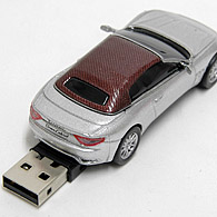 MASERATI純正Gran Cabrio USBメモリ(4GB)