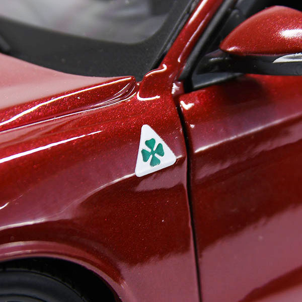 1/24 Alfa Romeo Stelvio Quadrifoglioミニチュアモデル(レッド)