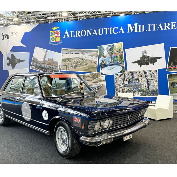 Aeronautica Militare 100周年記念ペーパーステッカー