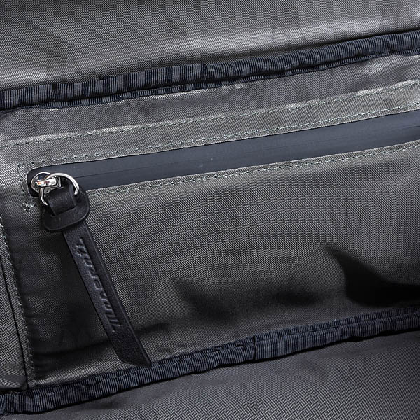 MASERATI Genuine Beauty case