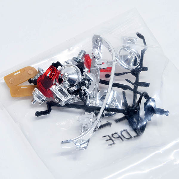 1/24 FIAT500F 1965ダイキャストモデル組み立てキット