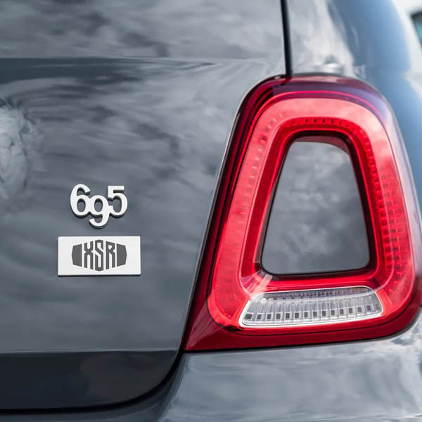 ABARTH純正 695 YAMAHAリアロゴエンブレム