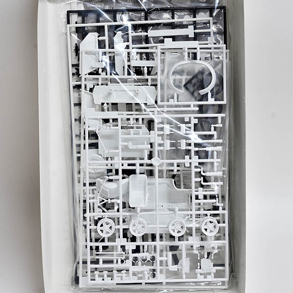 1/24 LANCIA STRATOS HF Chardonnetプラスティックモデルキット